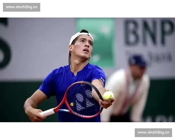 网球赛场激战正酣，世界顶级选手争夺桂冠，谁将成为新的冠军王者